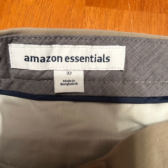 Amazon Essentials Men's Classic-Fit - Picture 5 of 5